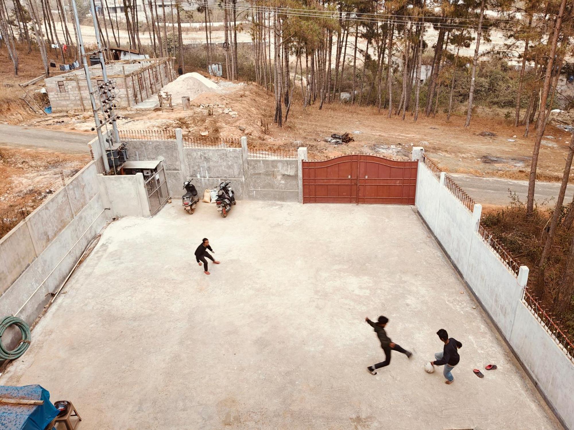 Xtsy Travellers Hostel Shillong Exterior foto