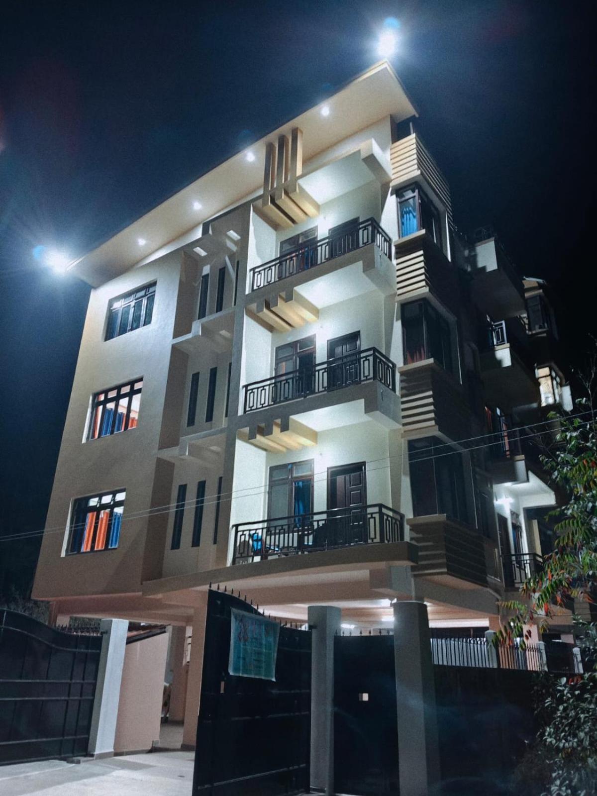 Xtsy Travellers Hostel Shillong Exterior foto