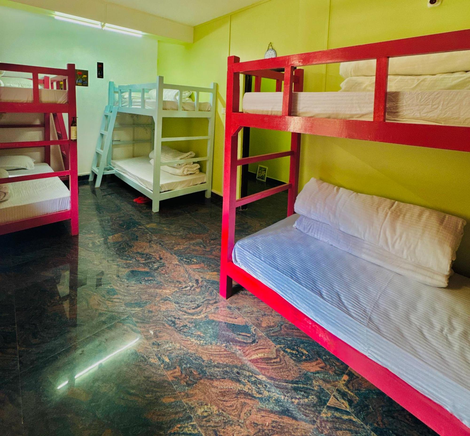 Xtsy Travellers Hostel Shillong Exterior foto
