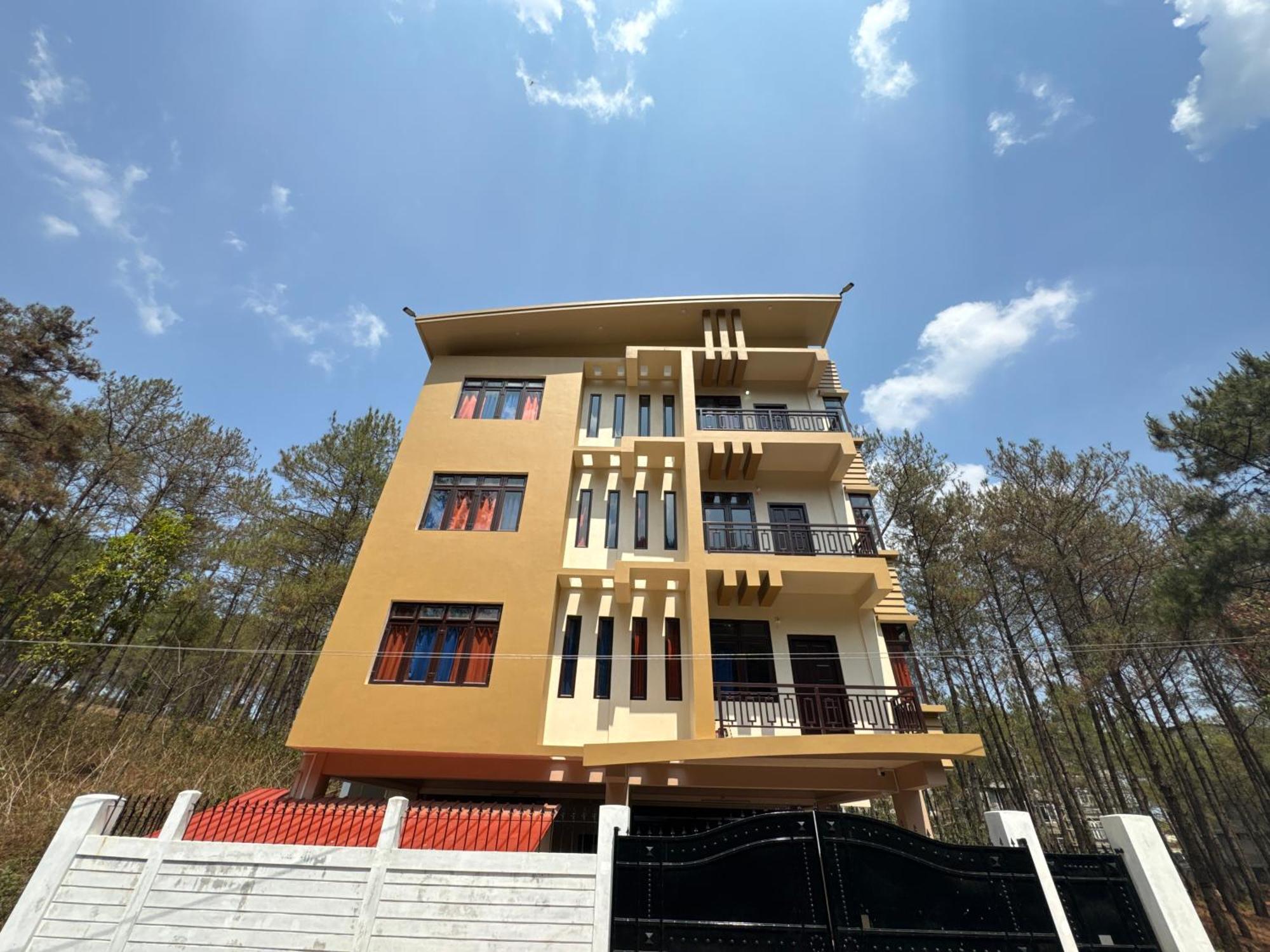 Xtsy Travellers Hostel Shillong Exterior foto