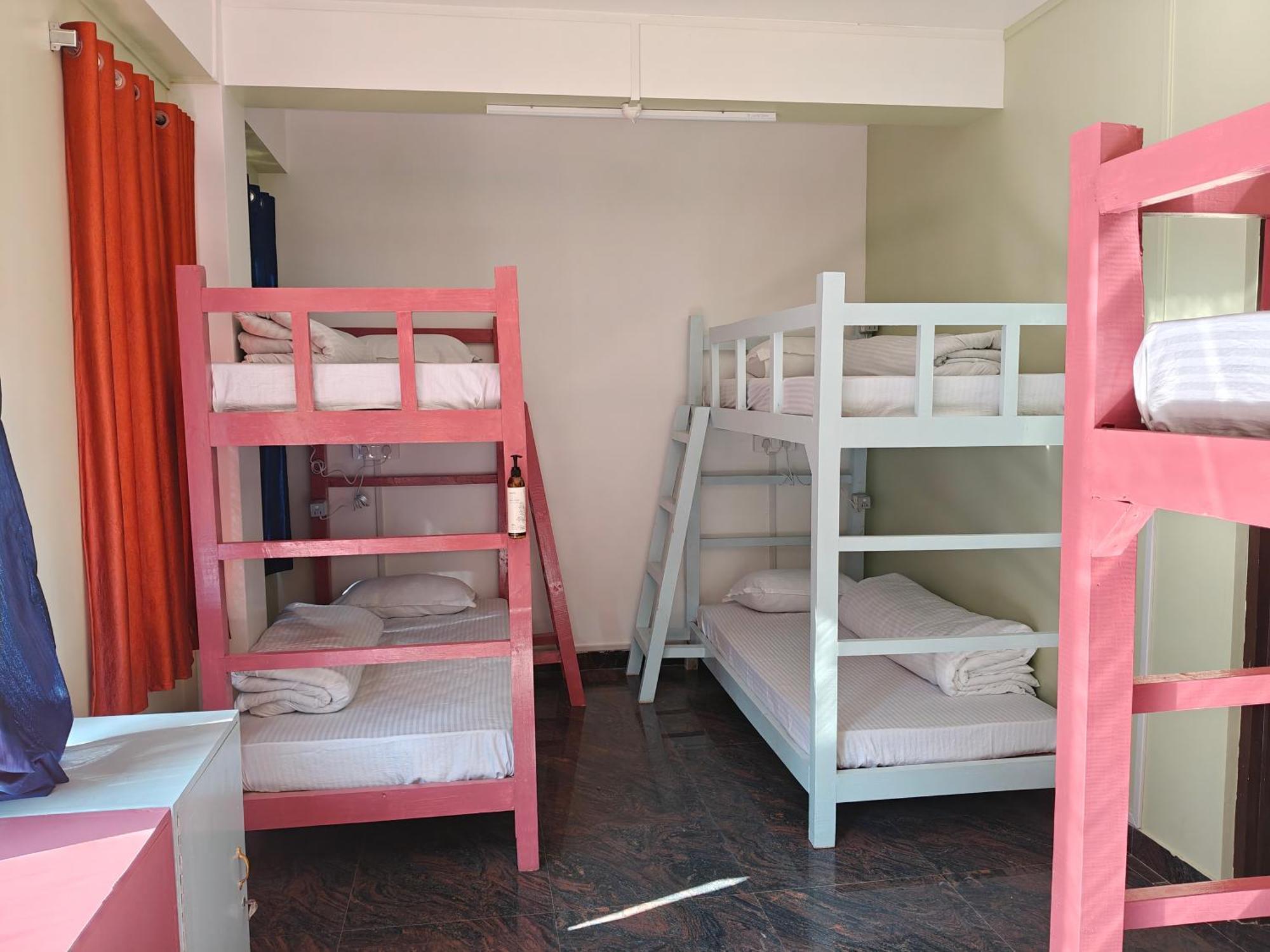 Xtsy Travellers Hostel Shillong Zimmer foto